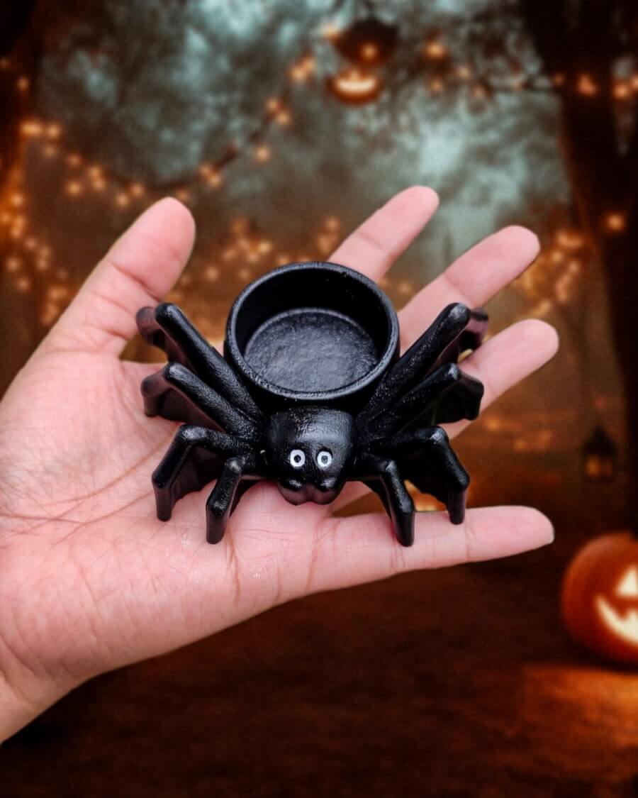 contenedor de concreto en forma de craneo