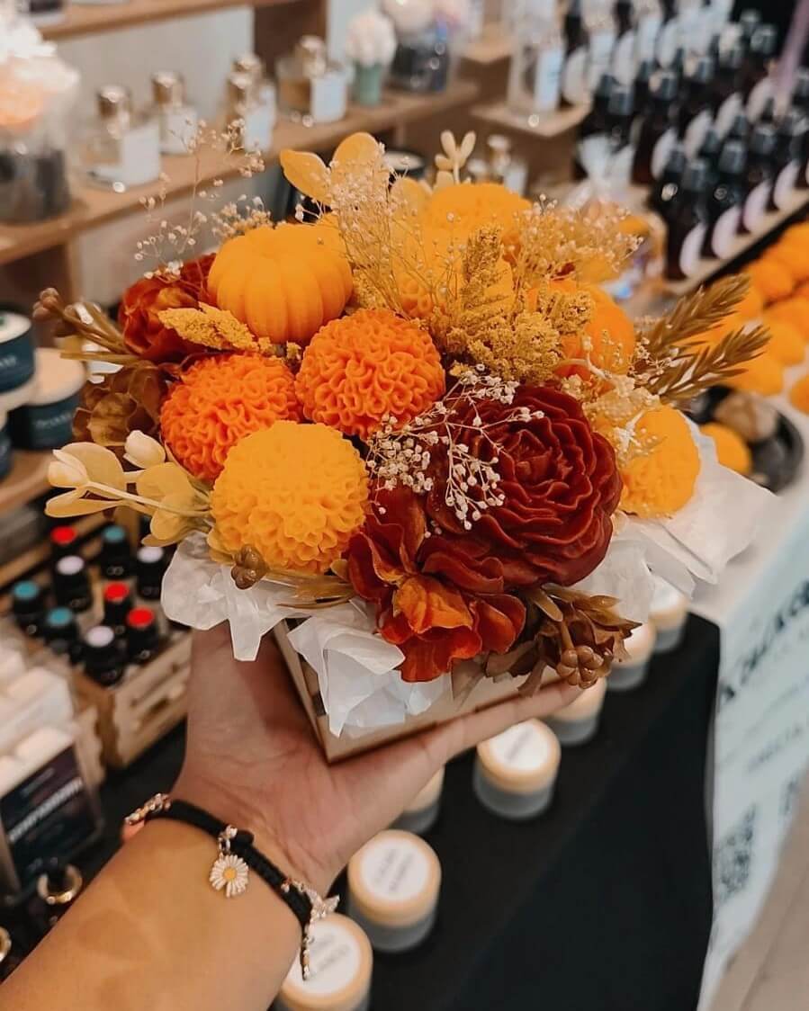 contenedor de concreto en forma de craneo